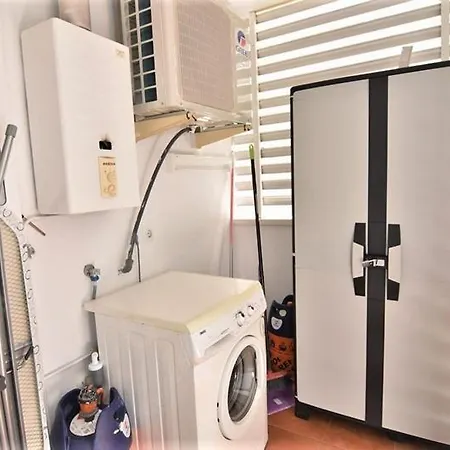 Cala De Benidorm Holidays Апартаменты *